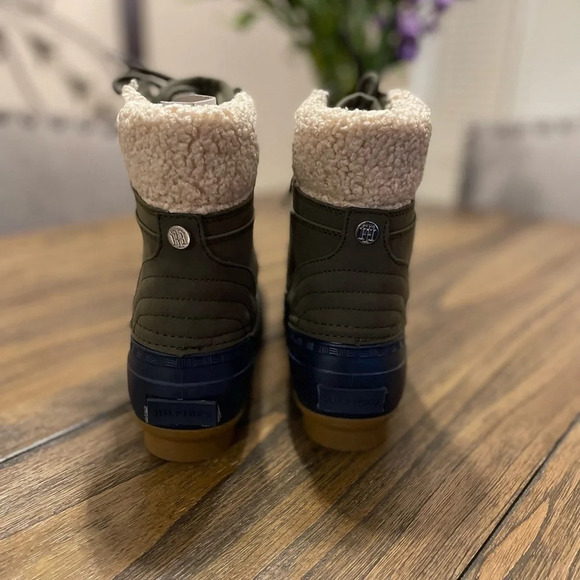 Tommy Hilfiger Rainah Snow Duck Boot Rain Dark Blue Size 7 M Preppy Classic NEW - Picture 8 of 8